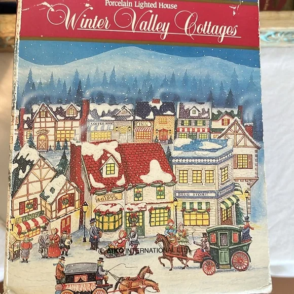 Vintage porcelain lighted house - Picture 9 of 13